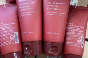 Innisfree Jeju Pomegranate Revitalizing Foam Cleanser